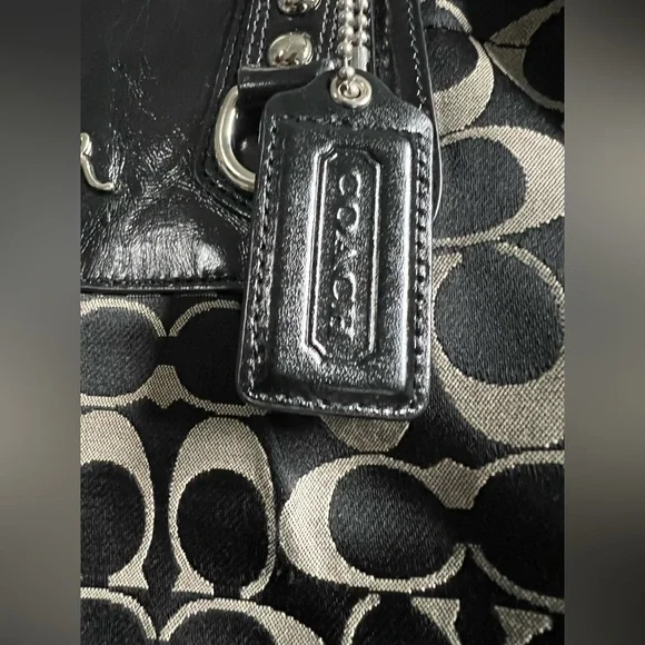 Coach 2011 Ashley Signature Shoulder Bag - Picture 14 of 14